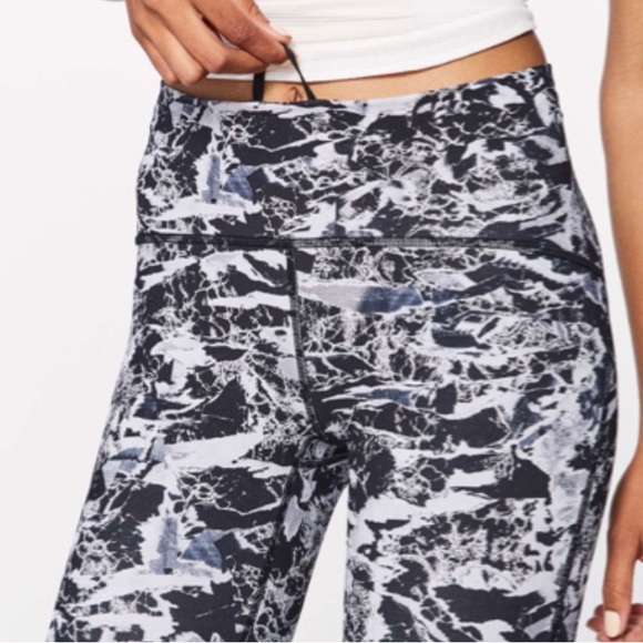 Lululemon Train Times 7/8 Pant 25" Interlaced - Picture 2 of 8